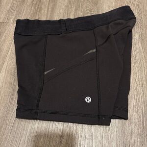 Lululemon Women's Smooth Stride Hot Short Running Athletic Work Out Mini Black 6